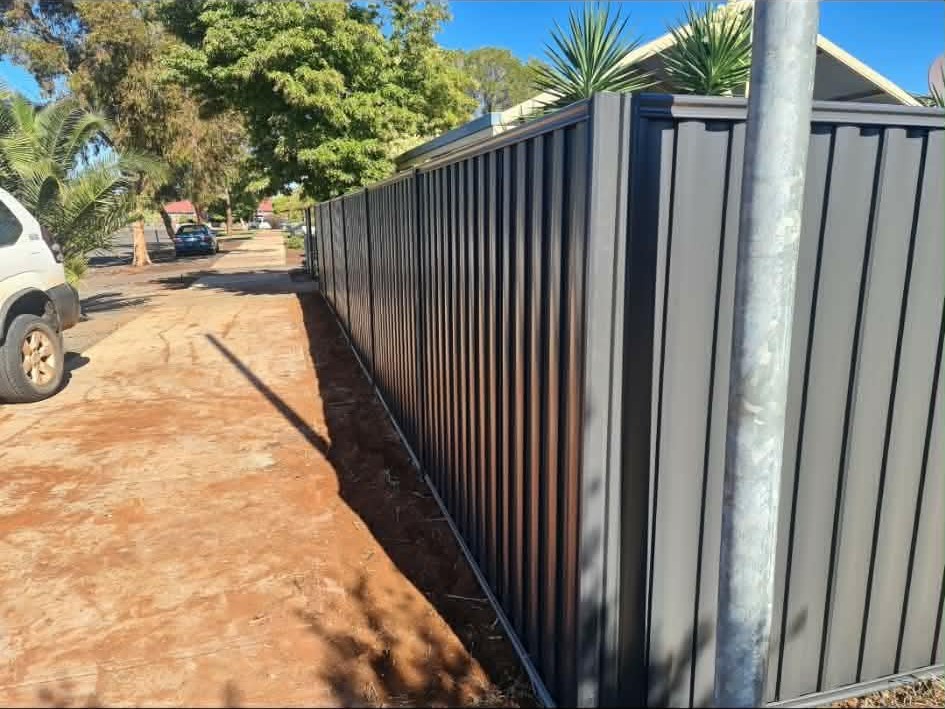 Colorbond fencing by Hayes Concrete Services